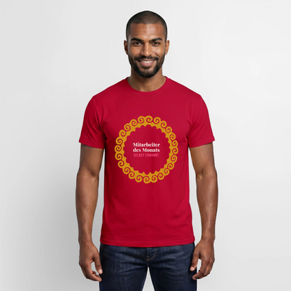"Mitarbeiter des Monats, selbst ernannt. Gold-Motiv" Motiv-T-Shirt für Männer, Farbe Rot