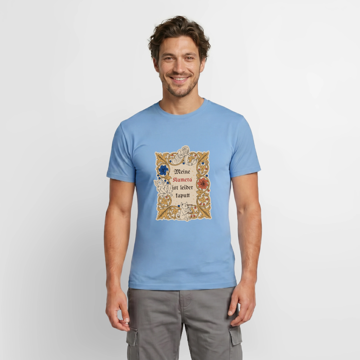 Meine Kamera ist leider kaputt. Buchmalerei-Motiv Motiv-T-Shirt für Männer, Farbe Carolina Blue, Model