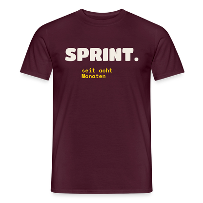 Sprint. Seit acht Monaten. Motiv-T-Shirt für Männer, Farbe Ziegelrot