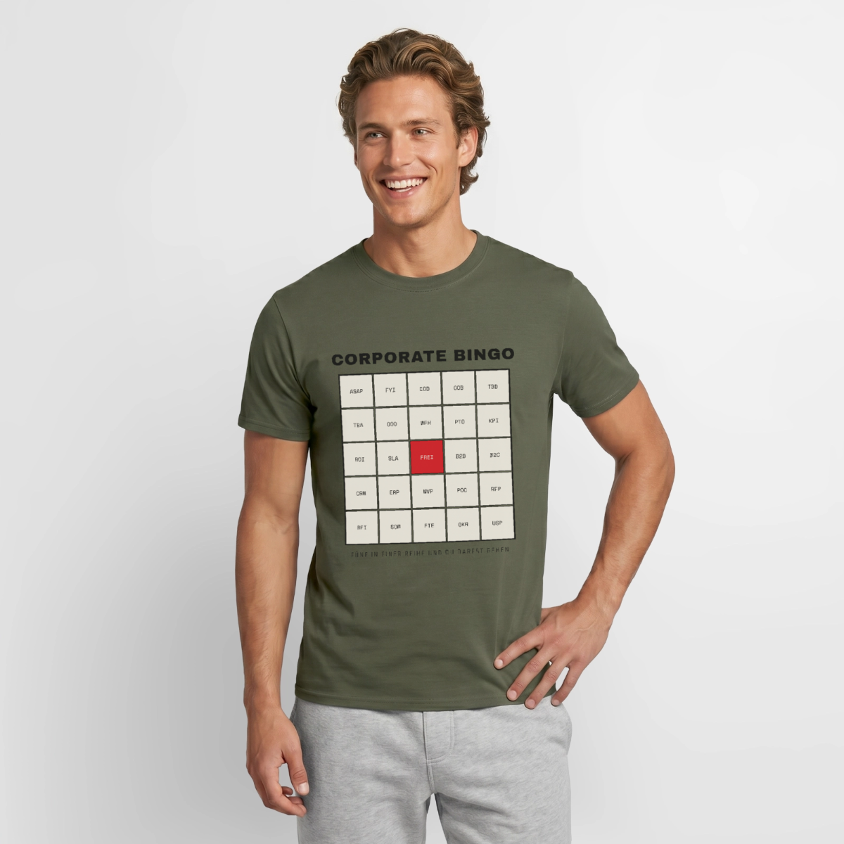 Corporate Bingo. Fünf in einer Reihe. Motiv-T-Shirt für Männer, Farbe Militärgrün, Model