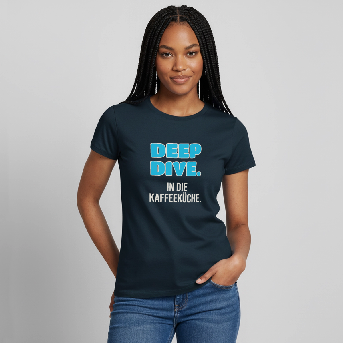 "Deep Dive. In die Kaffeeküche." Motiv-T-Shirt für Frauen, Farbe Navy