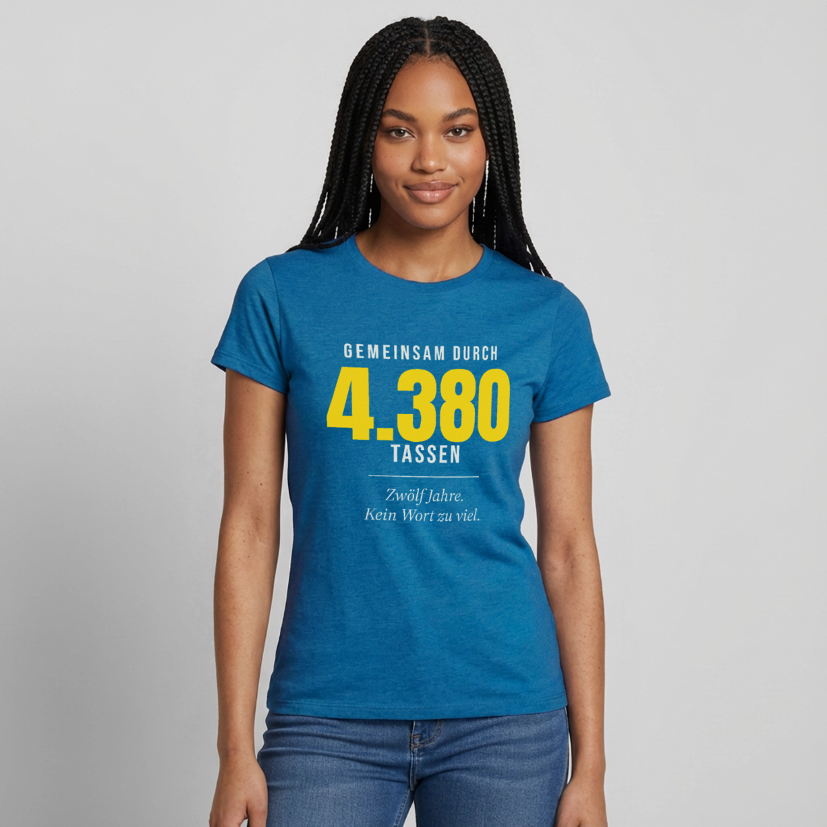 "Gemeinsam durch 4.380 Tassen" Motiv-T-Shirt für Frauen, Farbe Antikblaues Saphir meliert