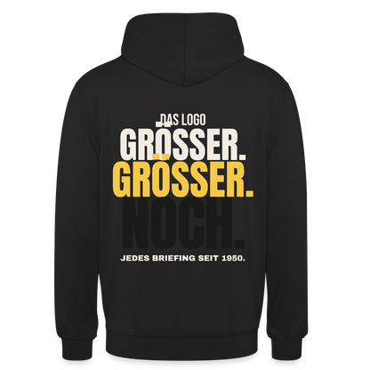 Das Logo größer. Größer. Noch. Jedes Briefing seit 1950. Motiv-Hoodie unisex, Farbe Schwarz
