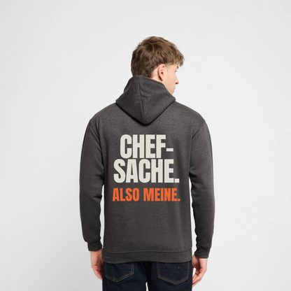 "Chefsache. Also meine." Motiv-Hoodie unisex, Farbe Anthrazit, Model