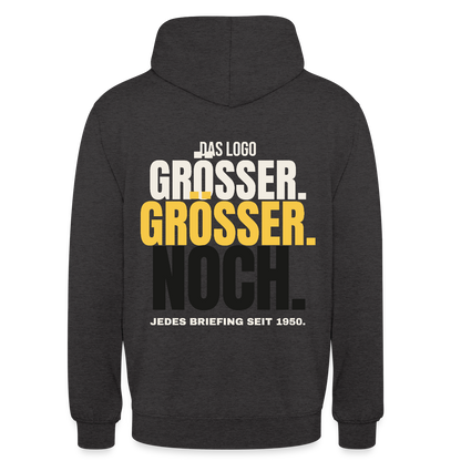 Das Logo größer. Größer. Noch. Jedes Briefing seit 1950. Motiv-Hoodie unisex, Farbe Anthrazit