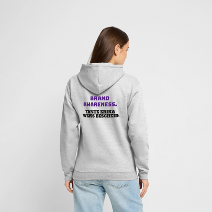 Brand Awareness. Tante Erika weiß Bescheid. Motiv-Hoodie unisex, Farbe Hellgrau meliert, Model