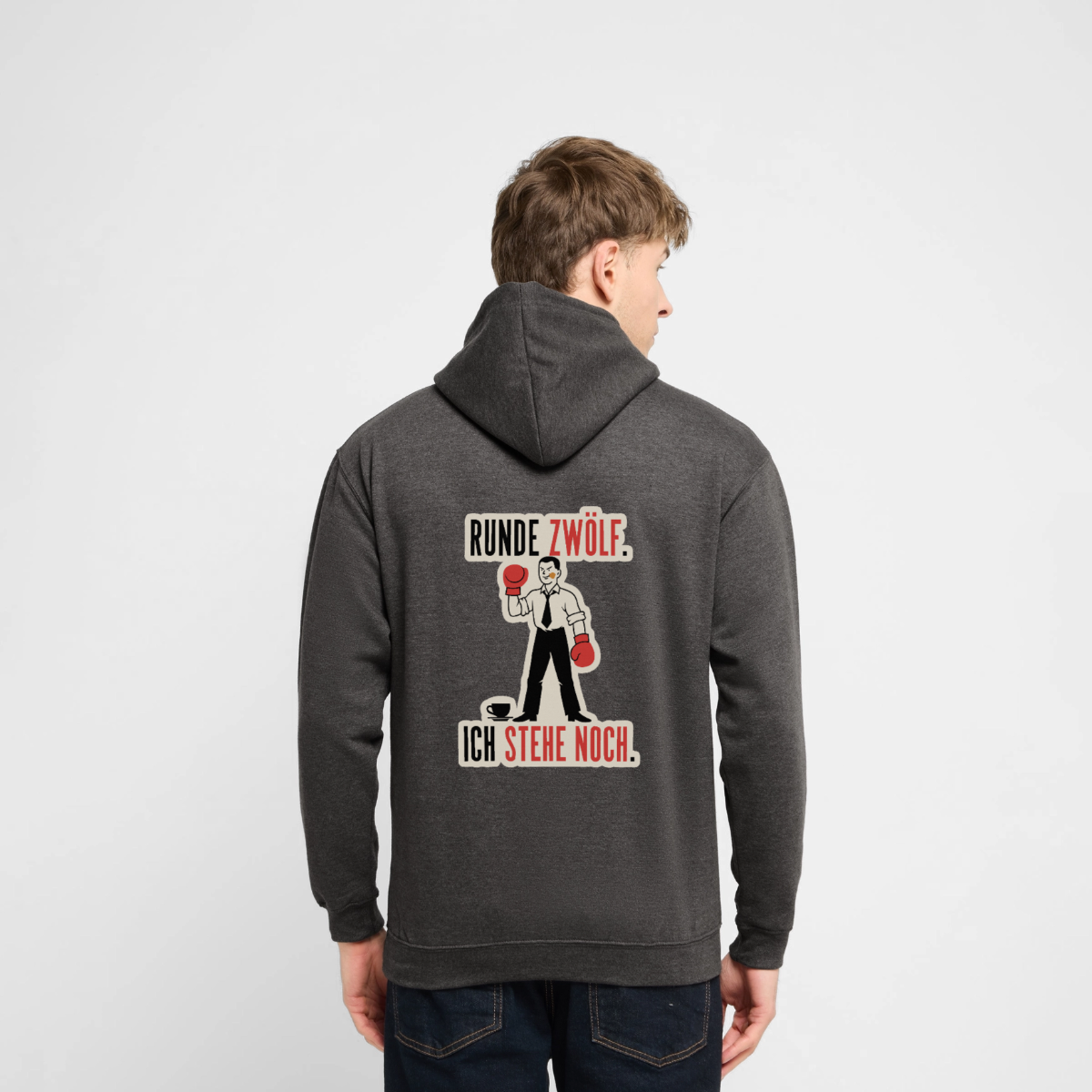 Runde zwölf. Ich stehe noch. Motiv-Hoodie unisex, Farbe Anthrazit, Model
