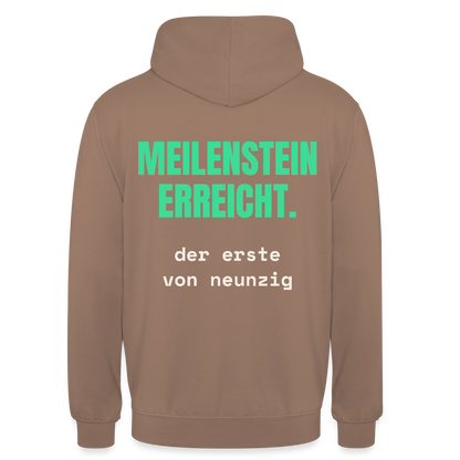 Meilenstein erreicht. Der erste von neunzig. Motiv-Hoodie unisex, Farbe Mokka